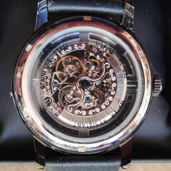 Kenneth Cole Watch New in Box - Picture 3 of 14